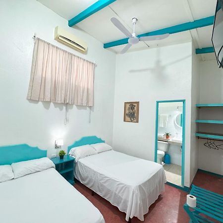 Hotel Petenchel 弗洛勒斯 外观 照片