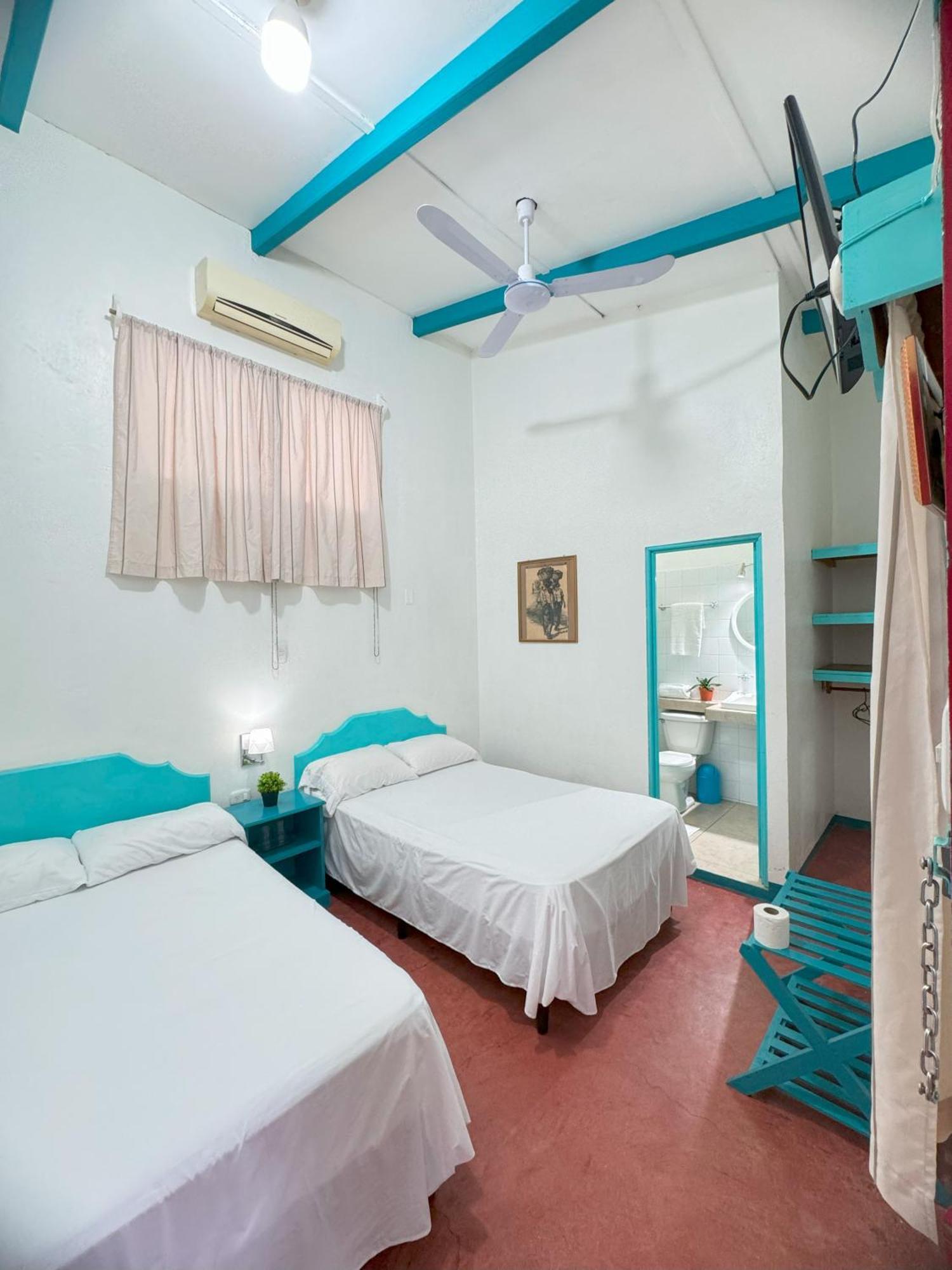 Hotel Petenchel 弗洛勒斯 外观 照片