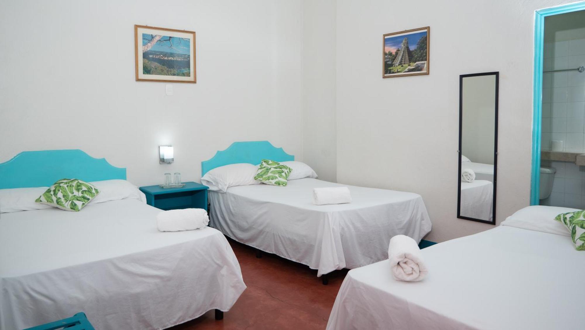 Hotel Petenchel 弗洛勒斯 外观 照片
